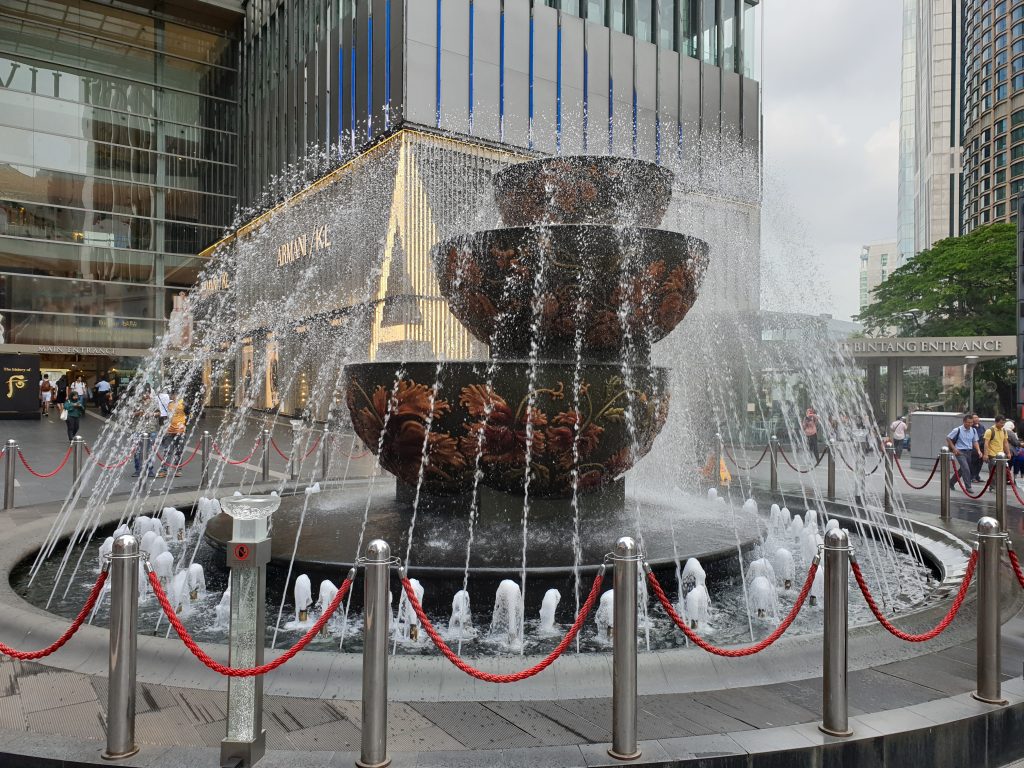Malaysia - Kuala Lumpur - Sehenswürdigkeiten - Pavilion Crystal Fountain