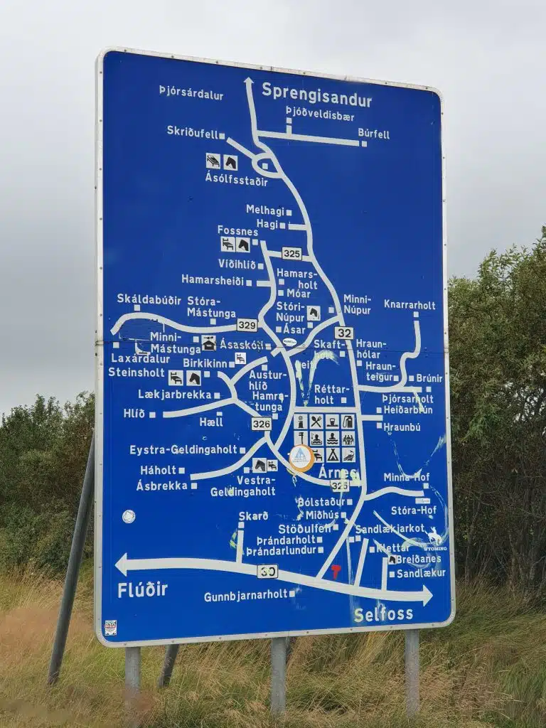 Island - Reisetipps - Schilder - Farmen