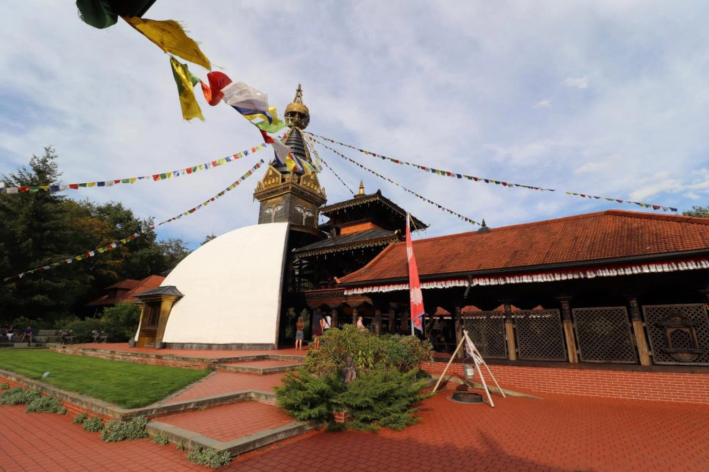 Deutschland - Wiesent - Nepal Himalaya Park - Pavillon aussen