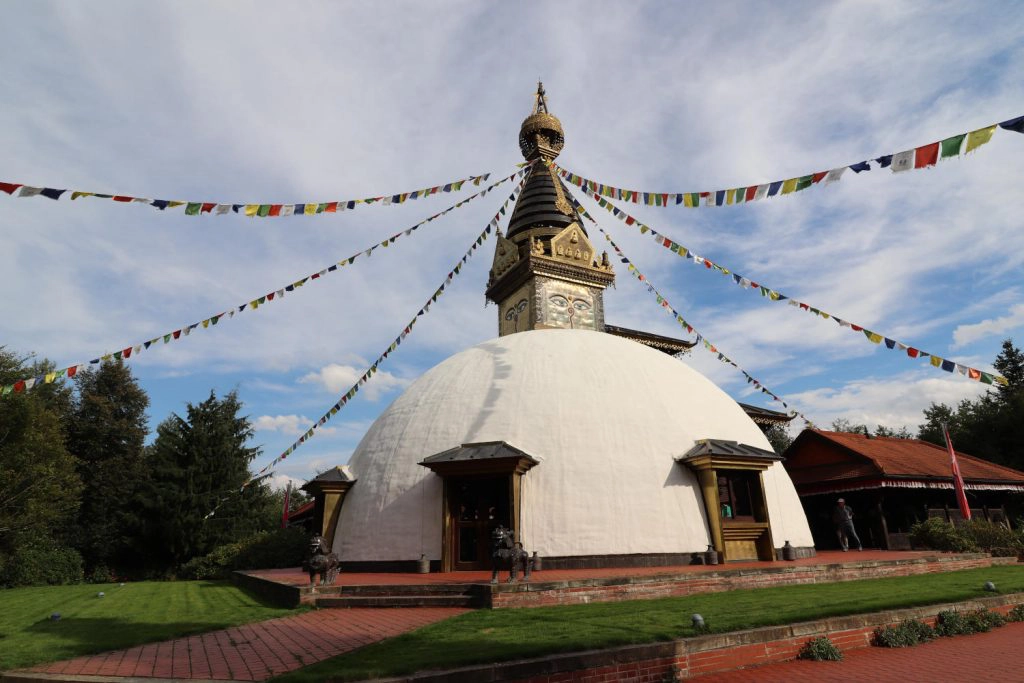 Deutschland - Wiesent - Nepal Himalaya Park - Pavillon aussen 2