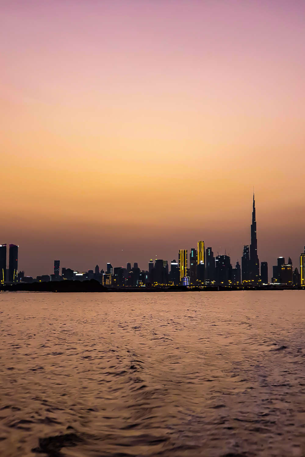 VAE - Dubai - Burj Khalifa - Sonnenuntergang