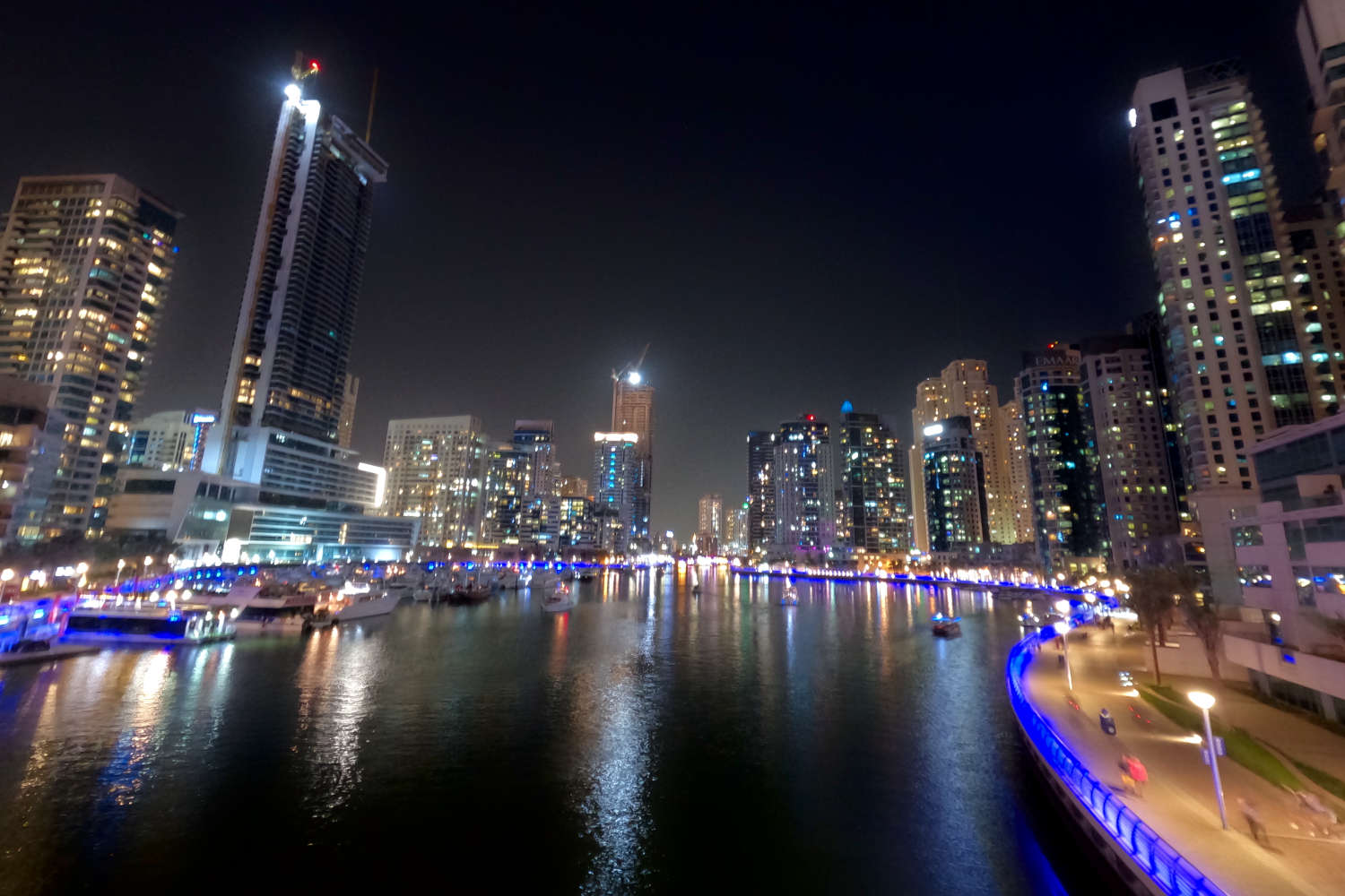 VAE - Dubai - Dubai Marina - Kanal Nachts Beleuchtet