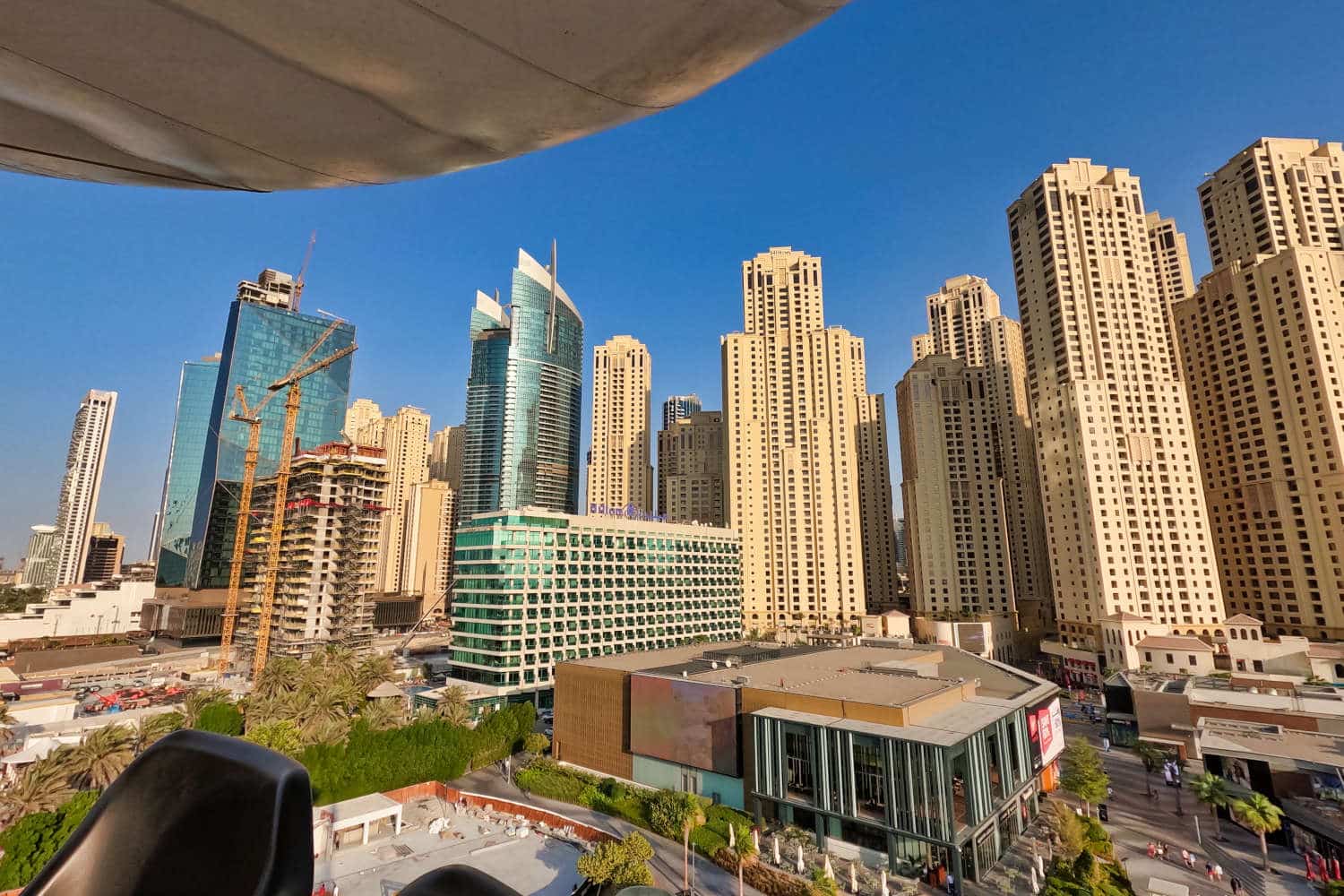 VAE - Dubai - Flying Cup - Ausblick auf Skyline