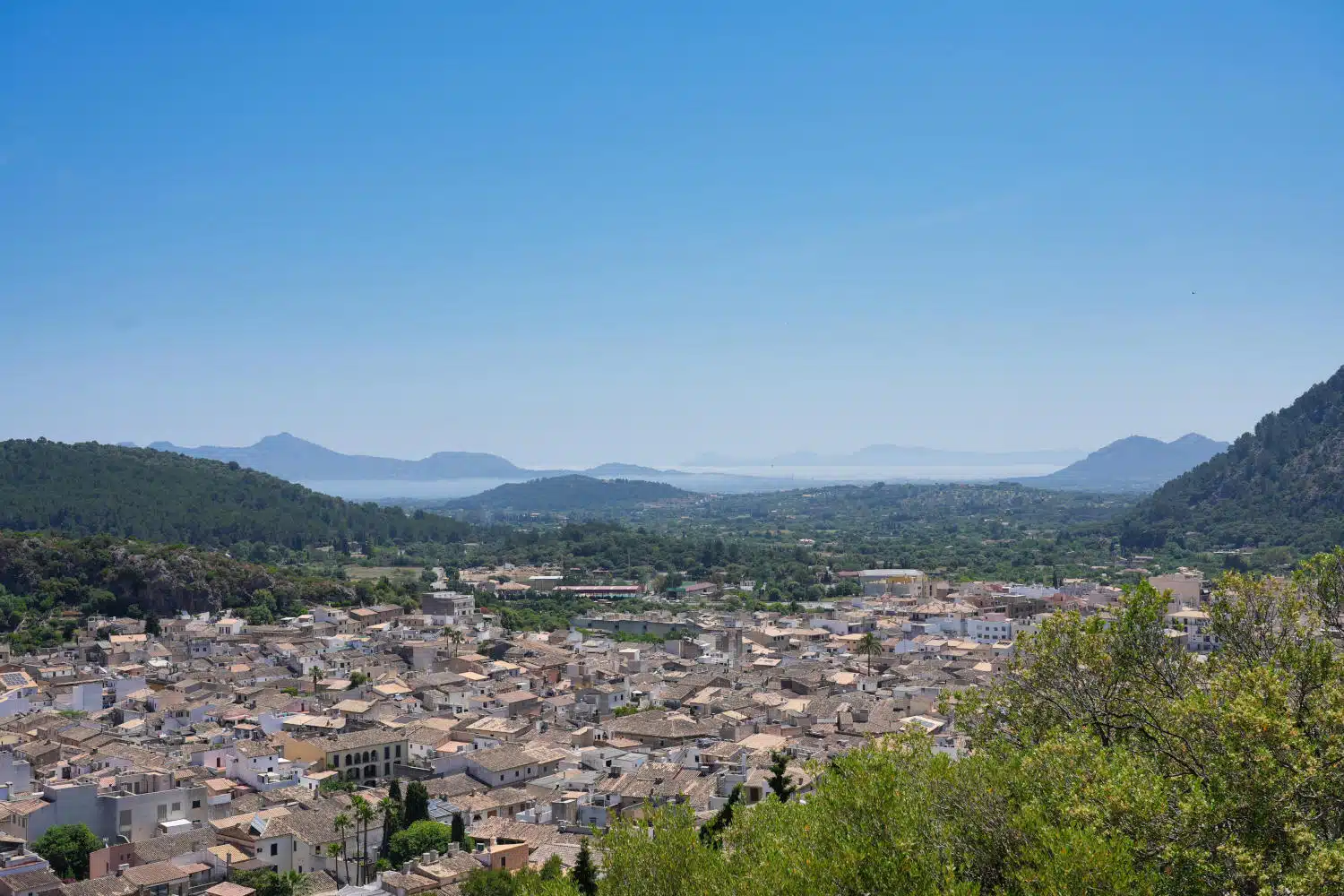 Spanien - Mallorca - Pollenca - Kalvarienberg - Über der Stadt